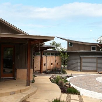 Armstrong Painting - exterior painting of brown bungalow